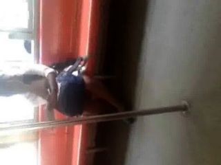 Шриланкийские девушка ноги показывая поезд гал Ланку