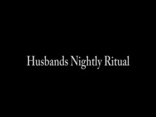мужья по ночам ритуал - нога поклонения фетишем