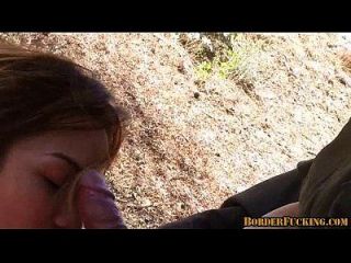 горячая брюнетка мексиканская девушка попадается и трахается пограничным патрулем 4