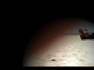 эксгибиционист жена лана дразня на нудистском пляже!