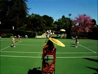 голый теннис