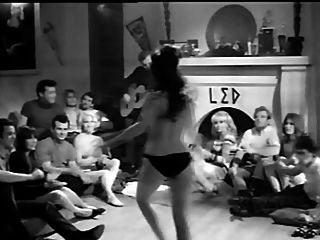 партия классика: студентки (1968 эротика)