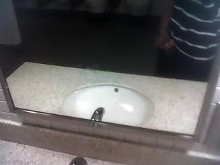 общественная ванная комната