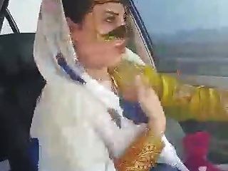 iranian sexy hijab milf танцует в автомобиле ahvaz city